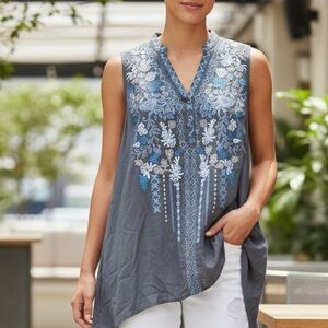 ANDREE BY UNIT Floral Embroidered Gray and Blue Tunic